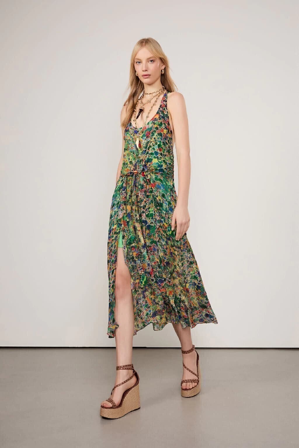 Vestido colorido — foto 1