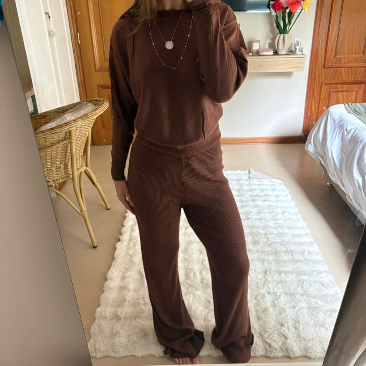 Conjunto de tricot marrom — foto 1